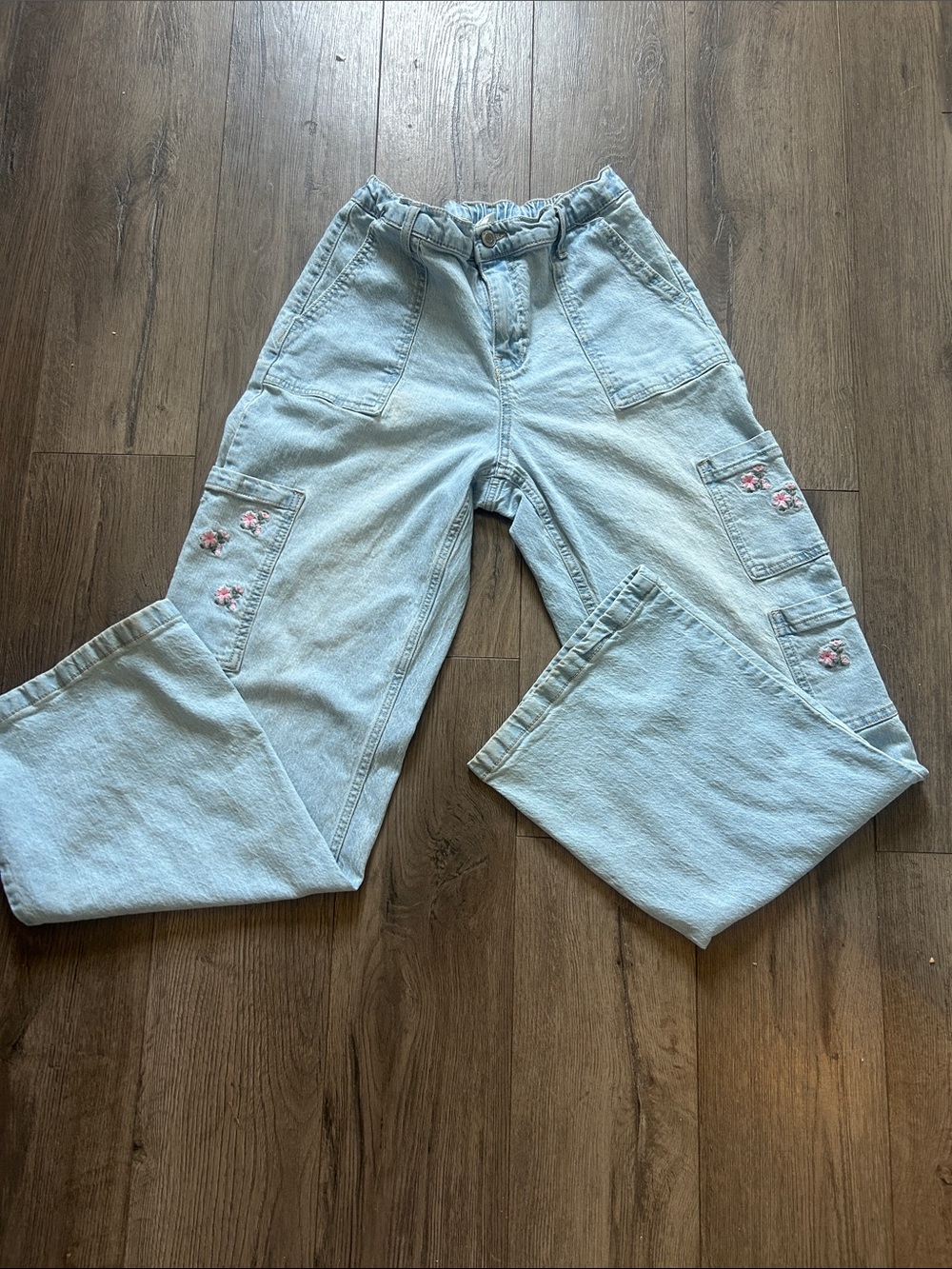 Light Wash Denim Cargo Jeans with Pink Floral Embroidery size 4-6 wide leg
